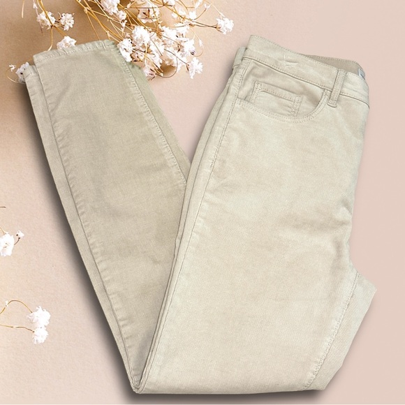 LOFT Pants - LOFT Corduroy Pants NWT in Tan Cream Sz 6/28